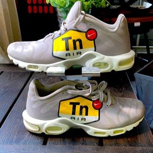 Nike Mens Air Max Plus TN SE premium